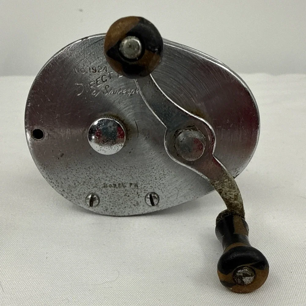 2 Vintage Sheakspeare Direct Drive No. 1924 Model FK And 1944 Model GE